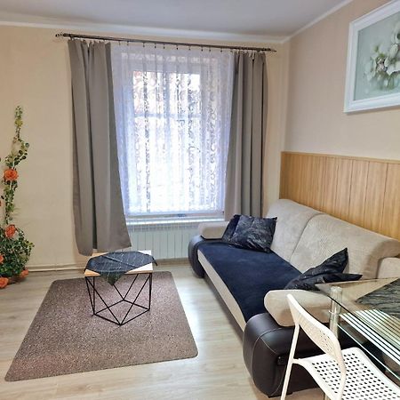 Aparthouse Apartamenty Centrum - In The City Center Near The Train Station Katoviçe Dış mekan fotoğraf