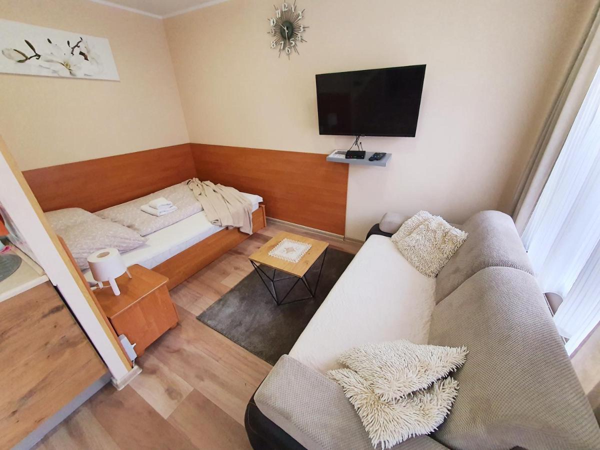 Aparthouse Apartamenty Centrum - In The City Center Near The Train Station Katoviçe Dış mekan fotoğraf