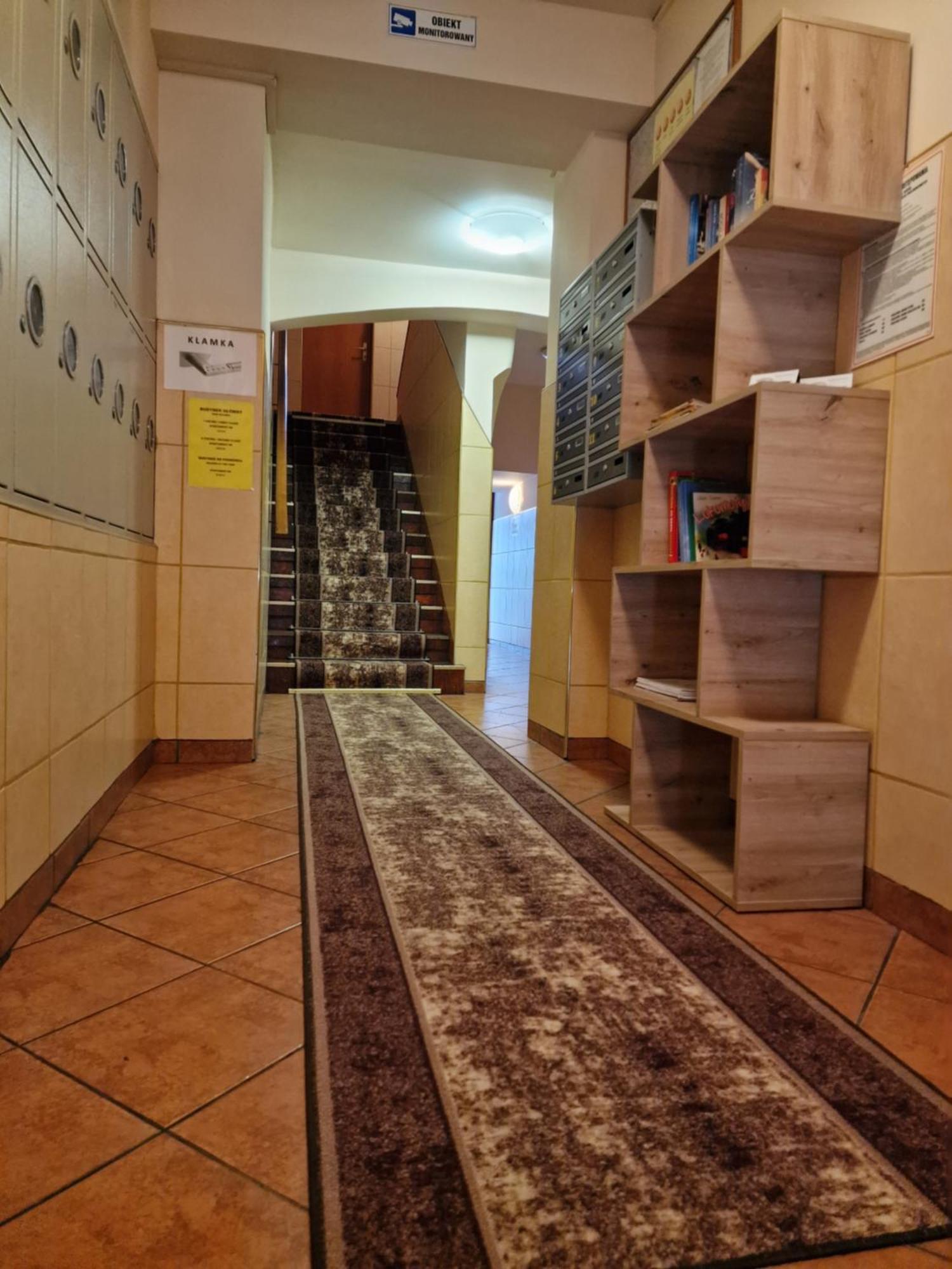 Aparthouse Apartamenty Centrum - In The City Center Near The Train Station Katoviçe Dış mekan fotoğraf