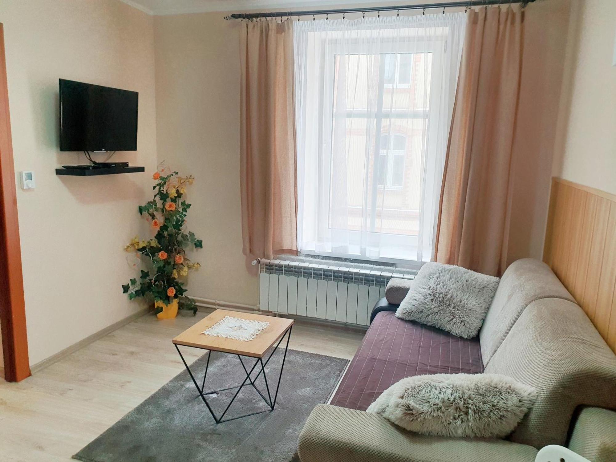Aparthouse Apartamenty Centrum - In The City Center Near The Train Station Katoviçe Oda fotoğraf