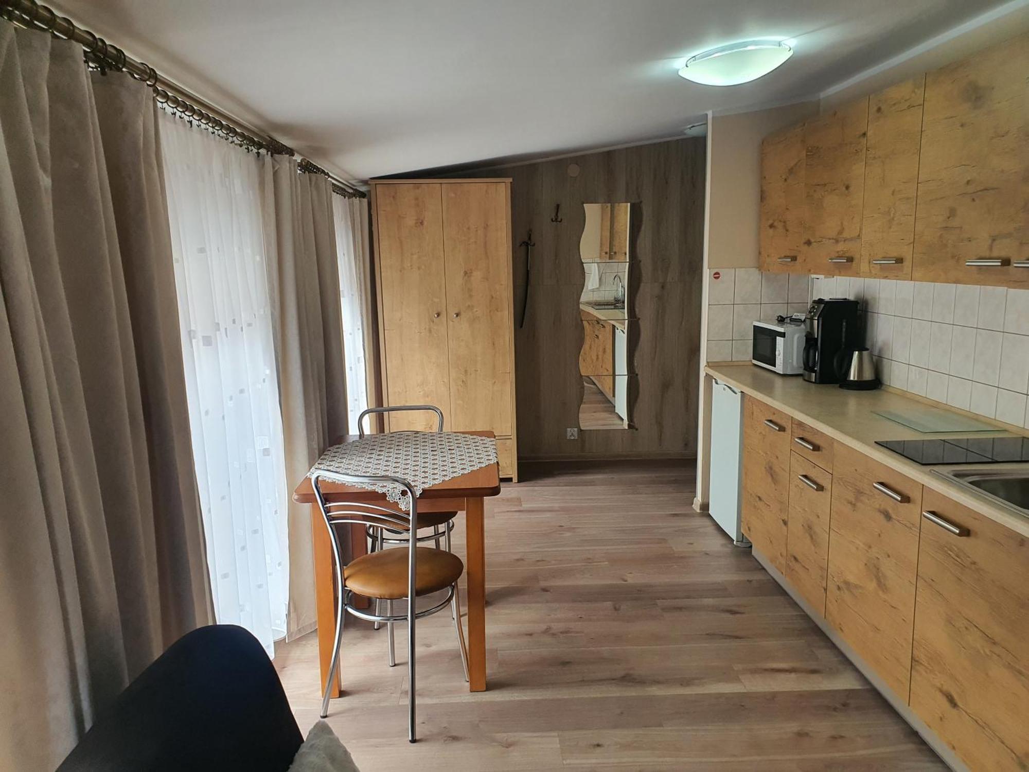 Aparthouse Apartamenty Centrum - In The City Center Near The Train Station Katoviçe Oda fotoğraf