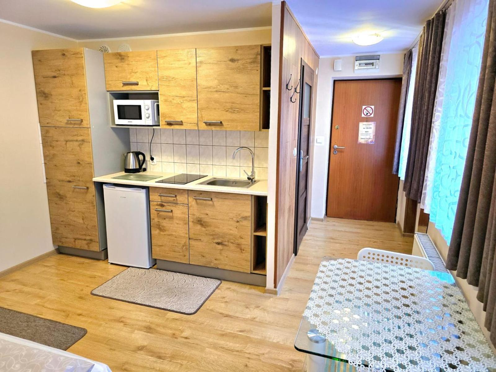 Aparthouse Apartamenty Centrum - In The City Center Near The Train Station Katoviçe Dış mekan fotoğraf