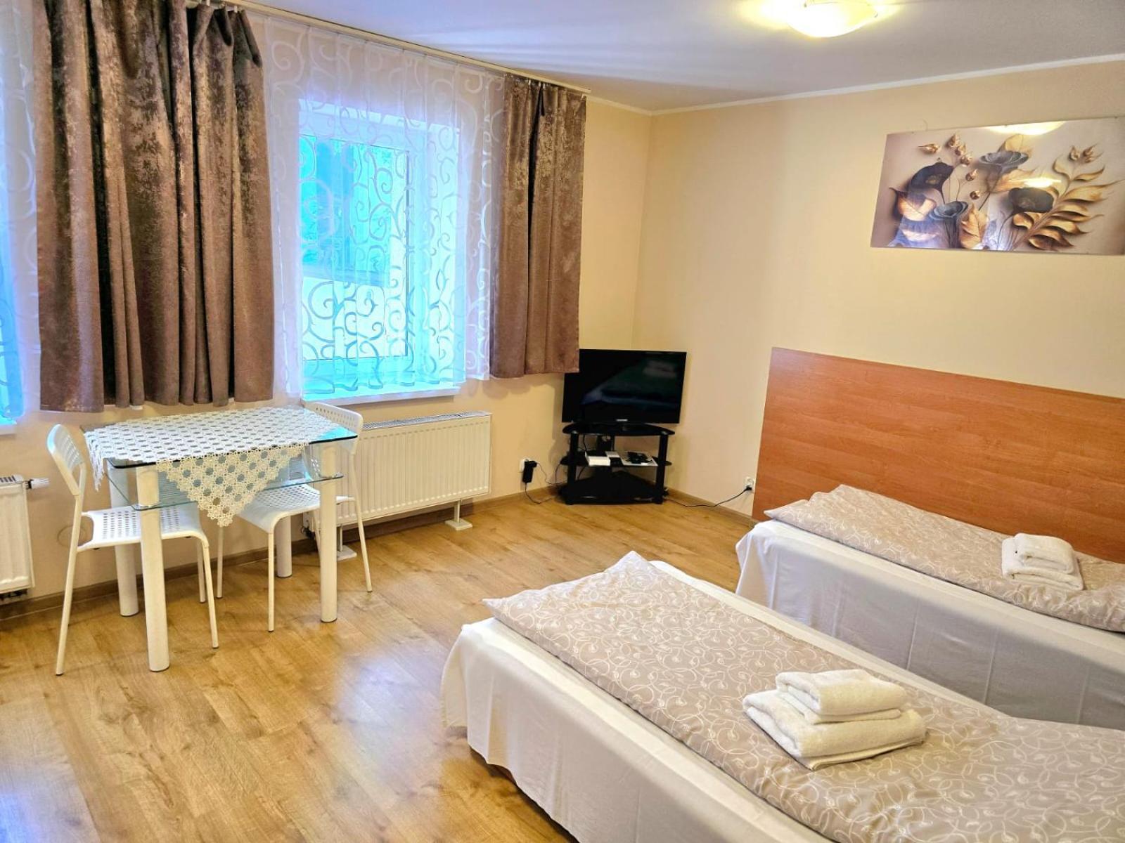 Aparthouse Apartamenty Centrum - In The City Center Near The Train Station Katoviçe Dış mekan fotoğraf