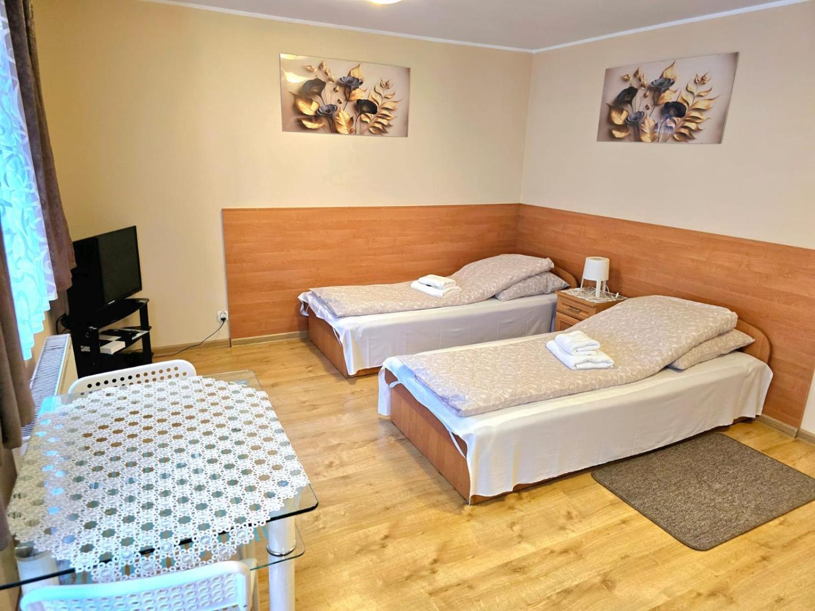 Aparthouse Apartamenty Centrum - In The City Center Near The Train Station Katoviçe Dış mekan fotoğraf