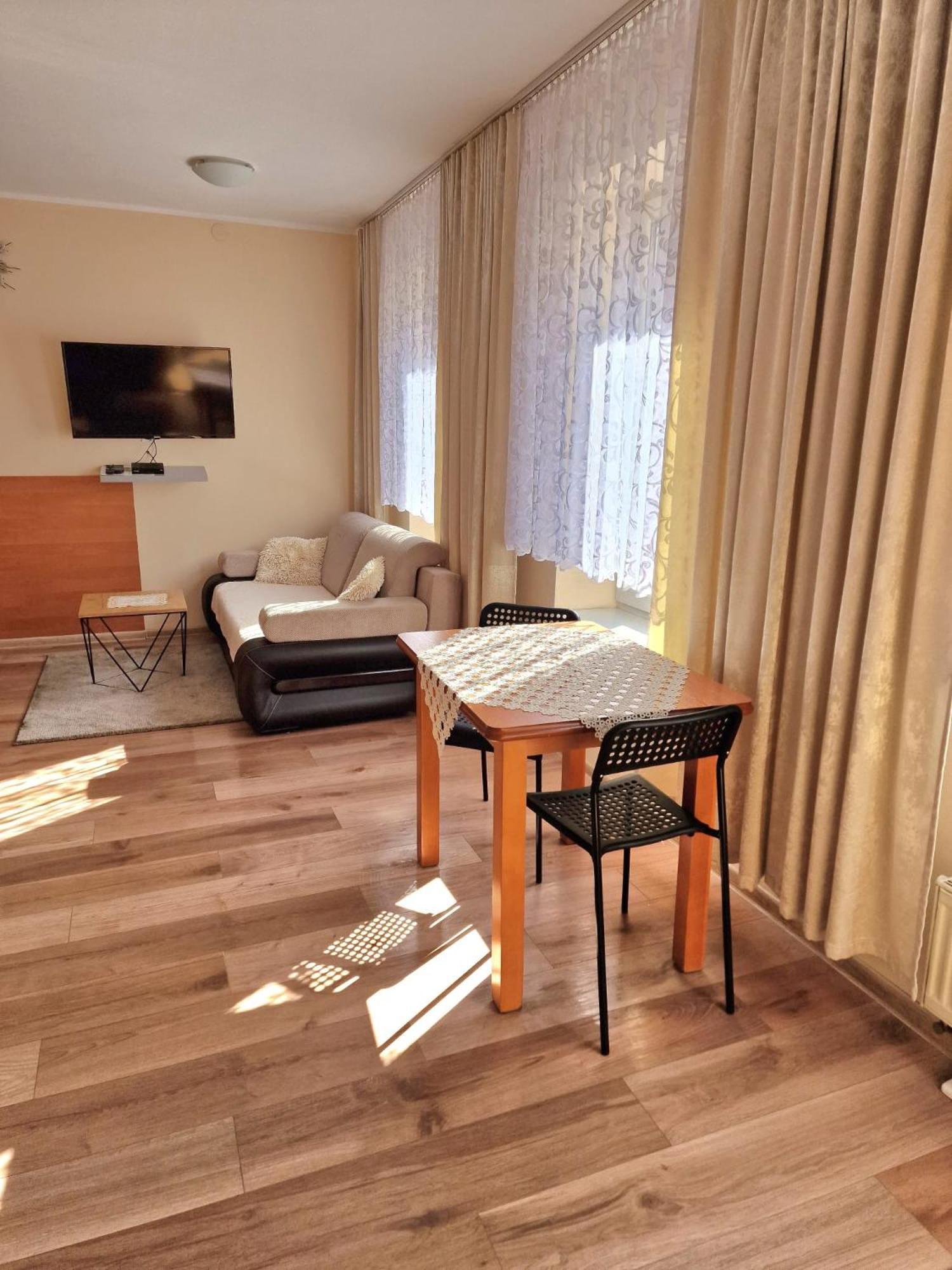 Aparthouse Apartamenty Centrum - In The City Center Near The Train Station Katoviçe Dış mekan fotoğraf