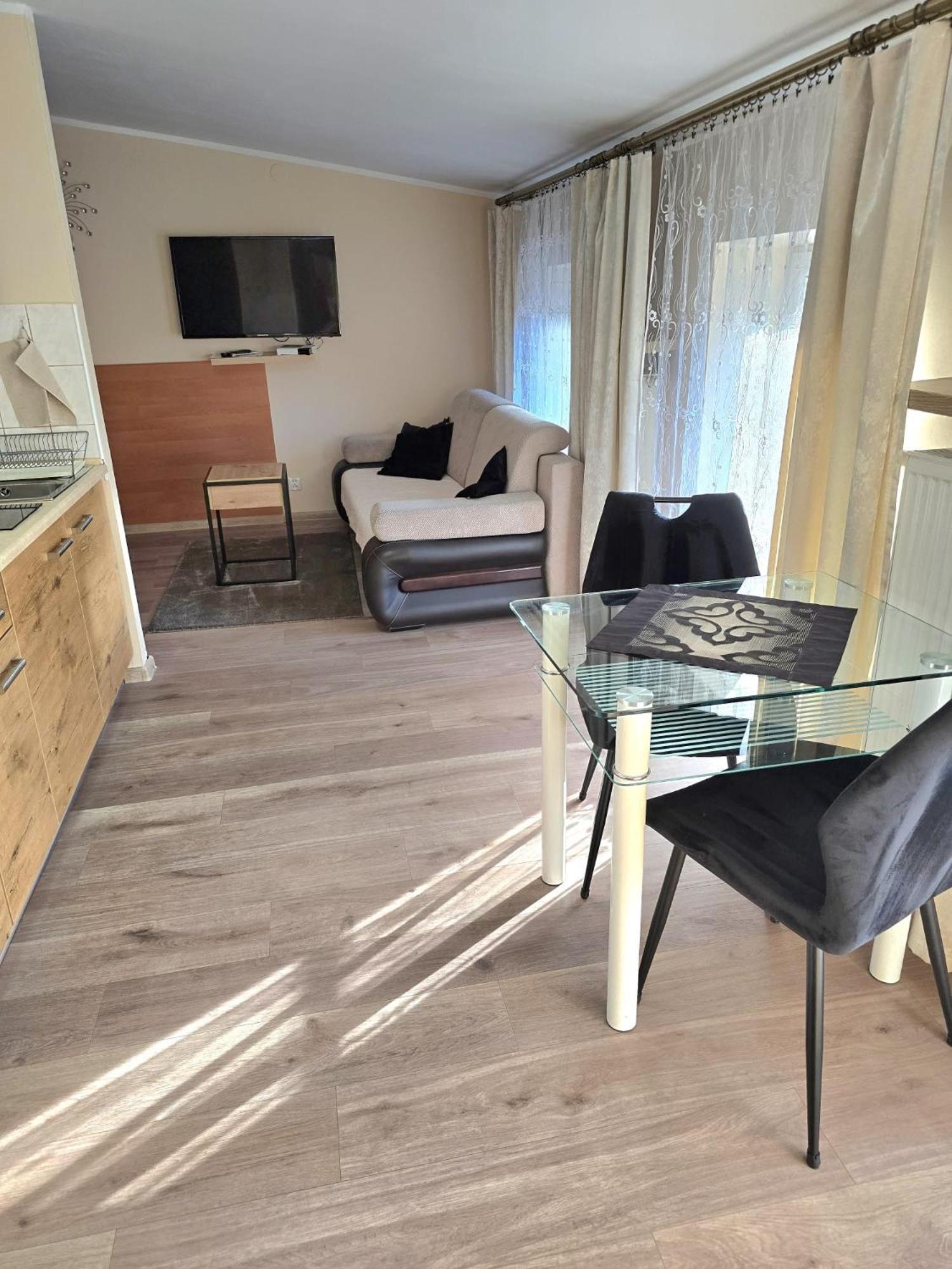 Aparthouse Apartamenty Centrum - In The City Center Near The Train Station Katoviçe Dış mekan fotoğraf
