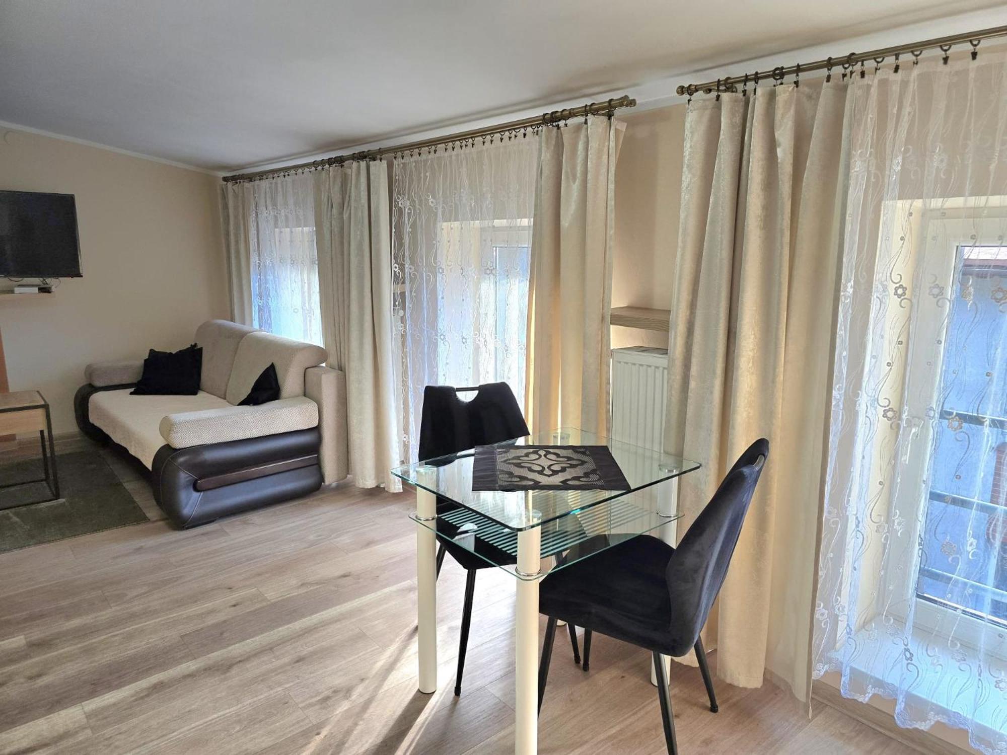 Aparthouse Apartamenty Centrum - In The City Center Near The Train Station Katoviçe Dış mekan fotoğraf